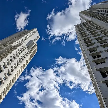 Sky Side Luxury Apartment *